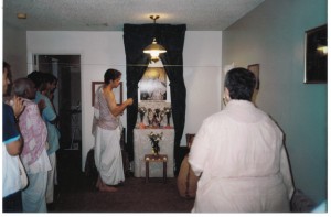 Yamuna sings Govindam at Kar's apartment in Alachua, 2002